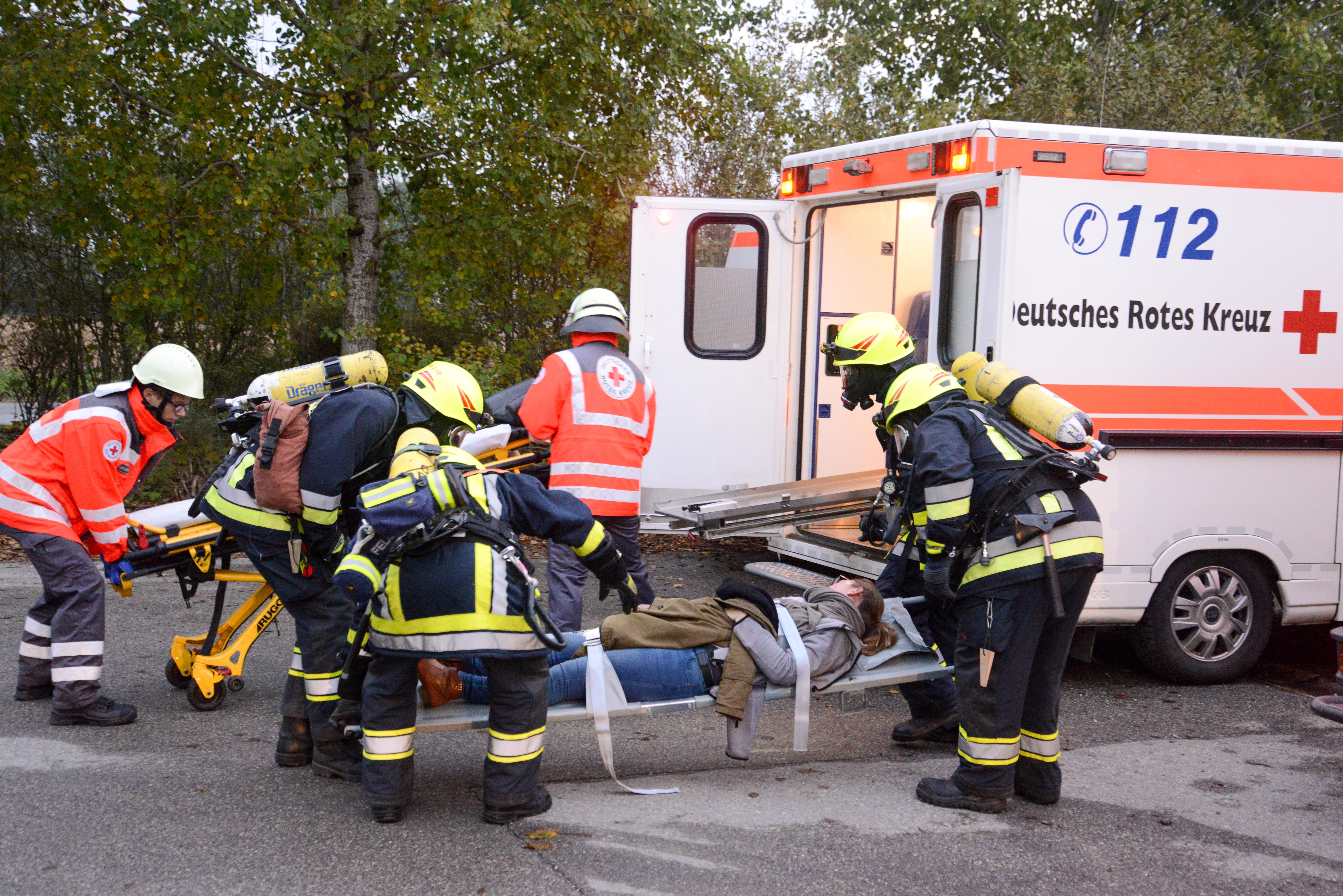 Feuerwehrübung BRK-Seniorenhaus Haiming